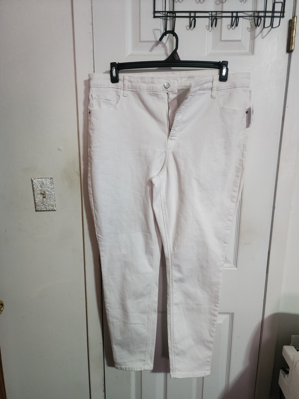 Women’s White Stretch Slim Jeans